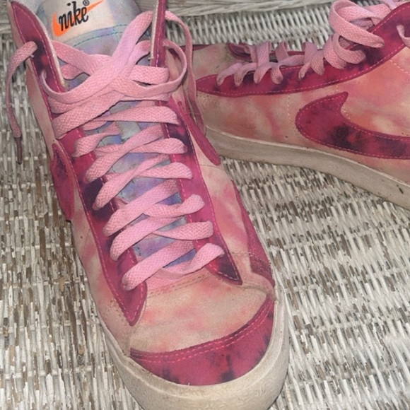 Nike custom Tye dye hi tops women’s 8 - Picture 5 of 5